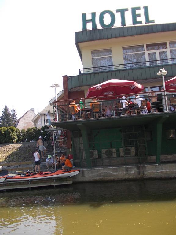 Hotel Restauracja Kaukaska Jadwiga Choroszy Wolsztyn Exterior foto